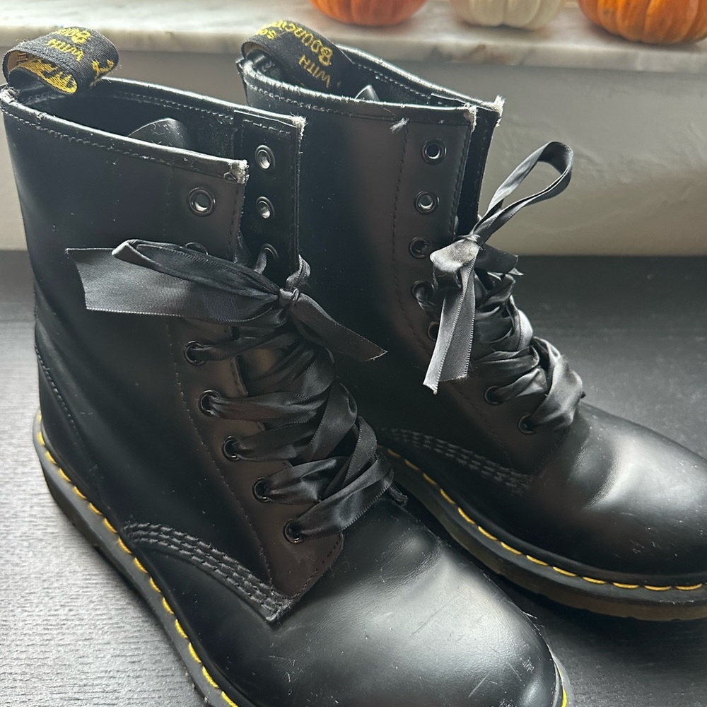 Doc Martens - Picture 2 of 8